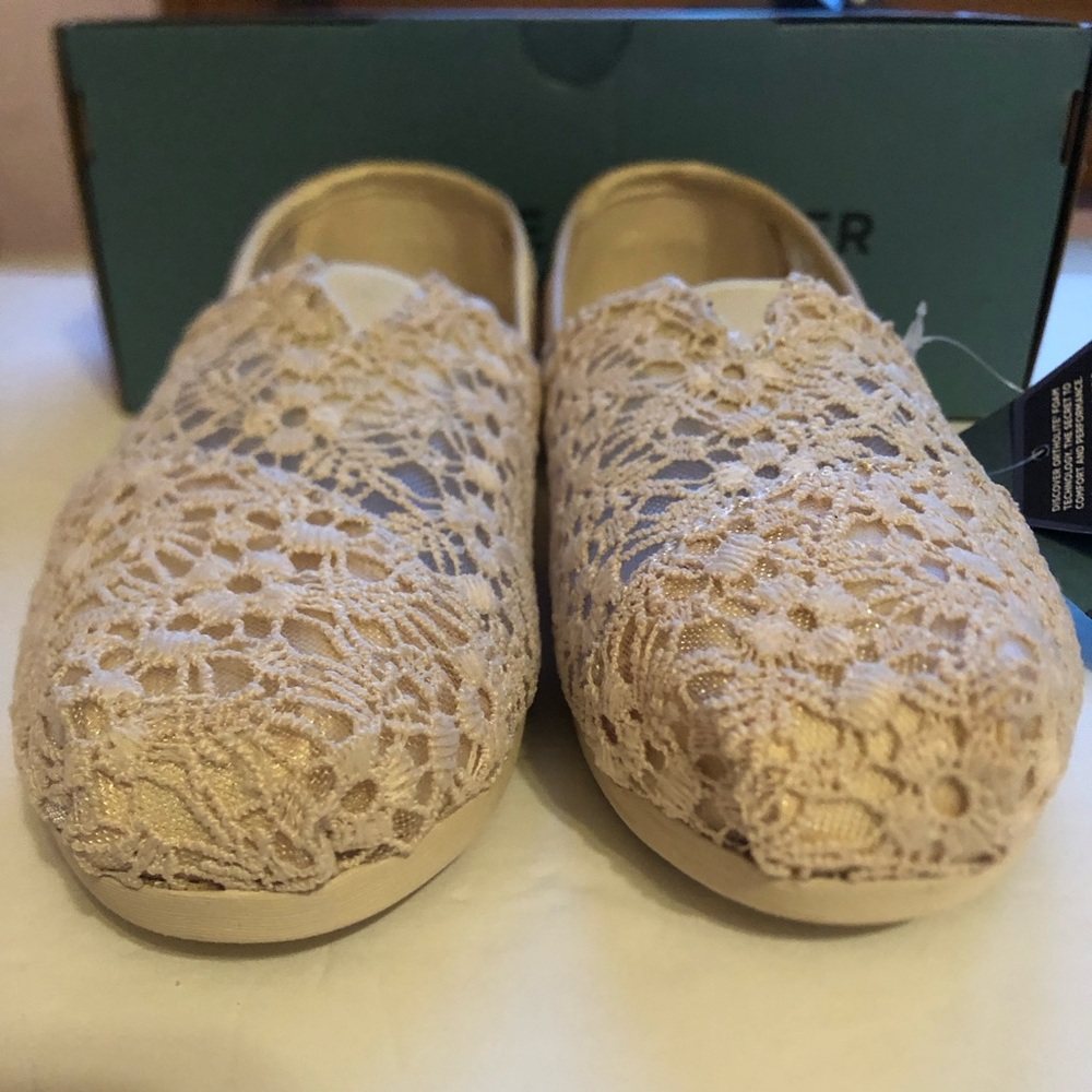 Classic Natural Floral Lace TOMS
